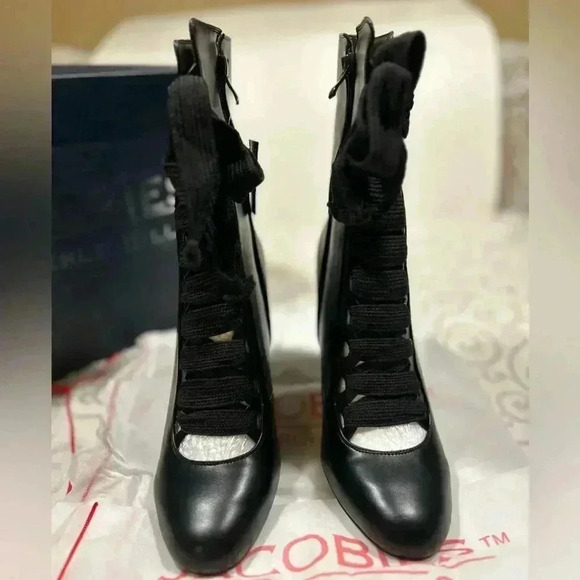 NIB!Jacobies Beverly Hills-Black Lace Up block chunky heel boots Size 9 - Picture 4 of 16